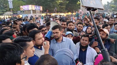 কর্মবিরতির ঘোষণা দিয়ে সড়ক ছাড়লেন চিকিৎসকরা