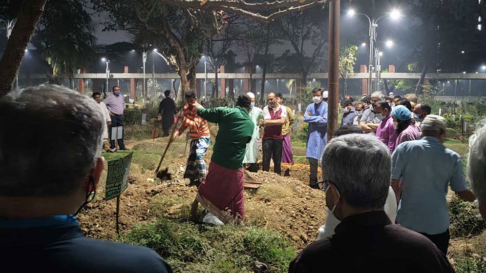 আজিমপুর কবরস্থানে চাঁদাবাজি, আটক ৫