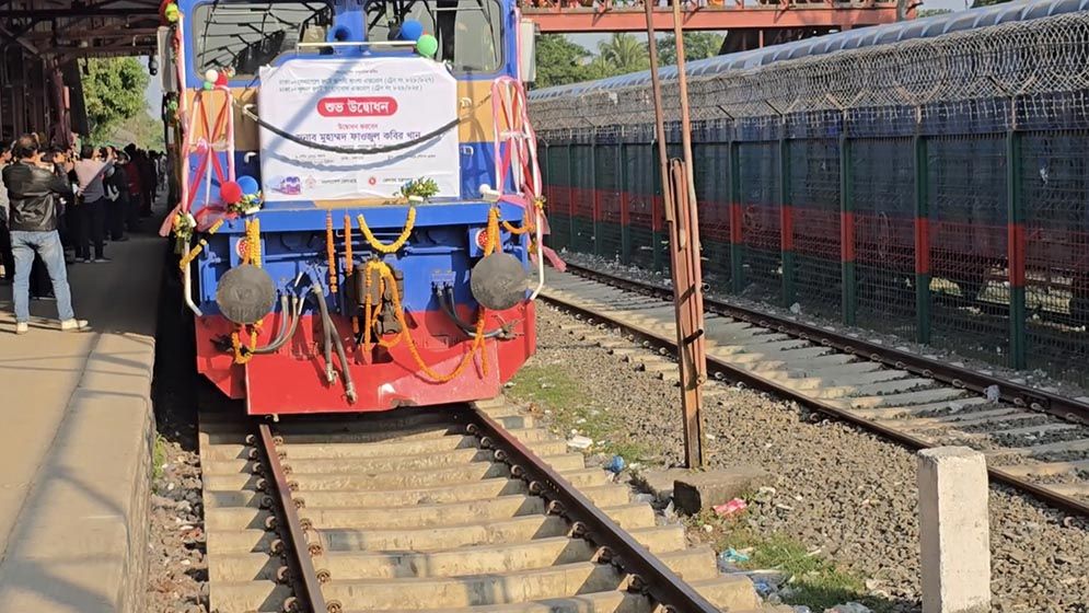 পদ্মা সেতু হয়ে বেনাপোল-ঢাকা রুটে চালু হলো ‘রূপসী বাংলা’ এক্সপ্রেস