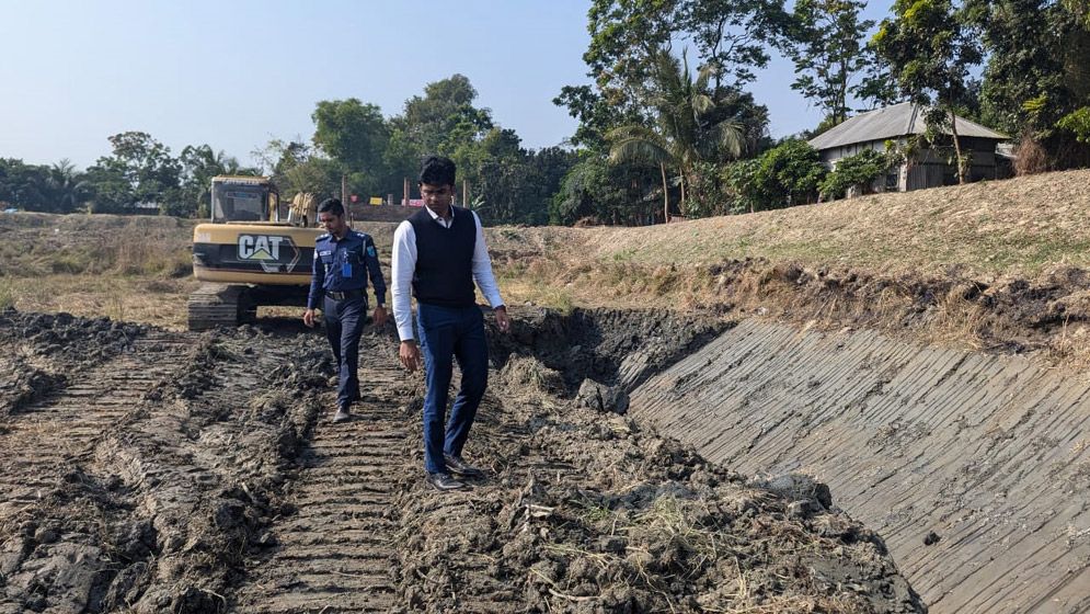 নবাবগঞ্জে এক জনের কারাদণ্ড আরেক জনের অর্থদণ্ড