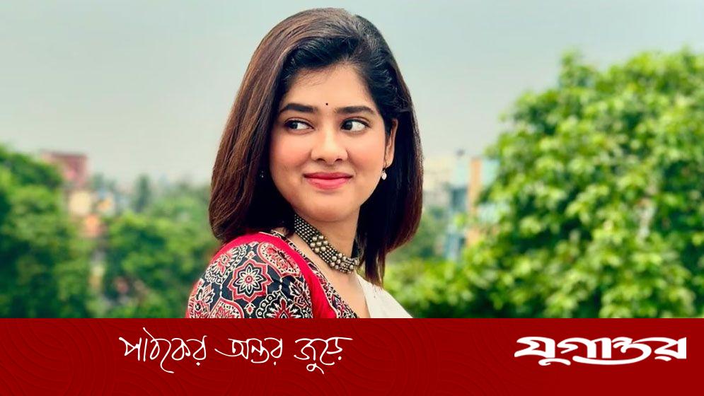 বছরশেষে বড় চমক দিতিপ্রিয়ার