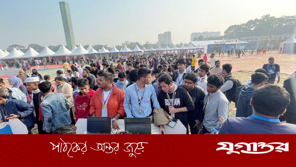 সোহরাওয়ার্দী উদ্যানে জমে উঠেছে ‘ইবনে আল-হাইসাম সায়েন্স ফেস্ট’