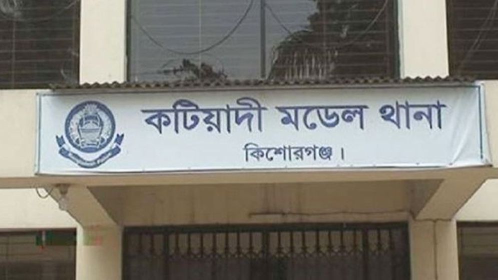 যুবককে গাছে বেঁধে পেটাল যুবলীগ নেতা