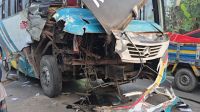 বাস-ট্রাকের মুখোমুখি সংঘর্ষে ট্রাকচালক নিহত