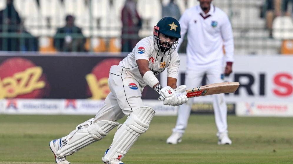 শাকিল-রিজওয়ানের লড়াইয়ের পরও অল্পতেই শেষ পাকিস্তান