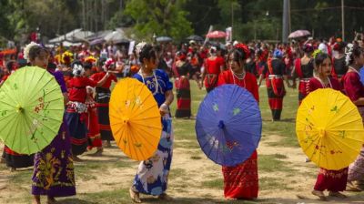 ‘আদিবাসী’ শব্দটি নিয়ে বারবার বিতর্ক কেন?