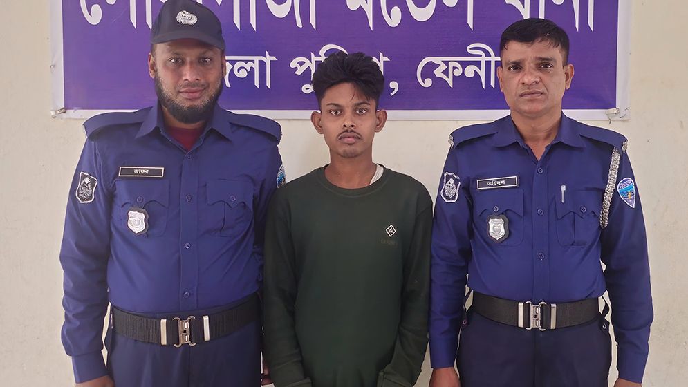 প্রবাসীর স্ত্রীর আপত্তিকর ছবি ফাঁসের ভয় দেখিয়ে চাঁদা আদায়