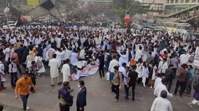 ৪ দফা দাবিতে শাহবাগে ম্যাটস শিক্ষার্থীদের অবস্থান ও বিক্ষোভ