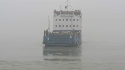 ঘন কুয়াশার কারণে দুই নৌরুটে ফেরি চলাচল বন্ধ