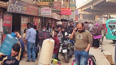 ট্রেন বন্ধে বাস কাউন্টারে যাত্রীর চাপ বেড়েছে