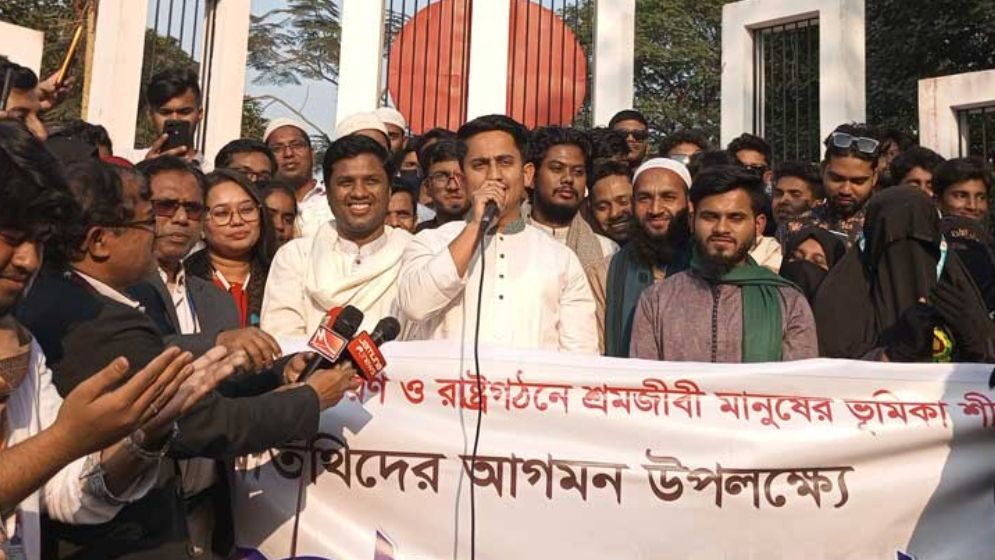 খুনি হাসিনার দরবেশ বাবারা এখনো ষড়যন্ত্র করছে: সারজিস আলম