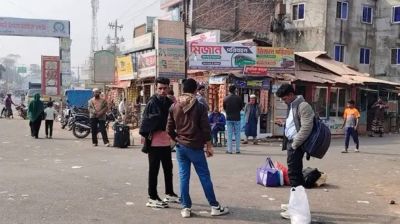 কুয়াকাটায় বাস ধর্মঘটে আটকা পর্যটকরা, বাতিল অগ্রিম বুকিং