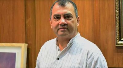 ধনকুবেরের ক্ষমতার দাপট ও ক্ষুধিত চোখ