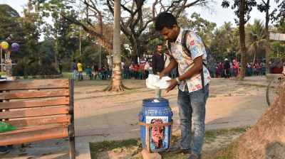 এবার যশোরেও ডাস্টবিনে শেখ হাসিনার ছবি