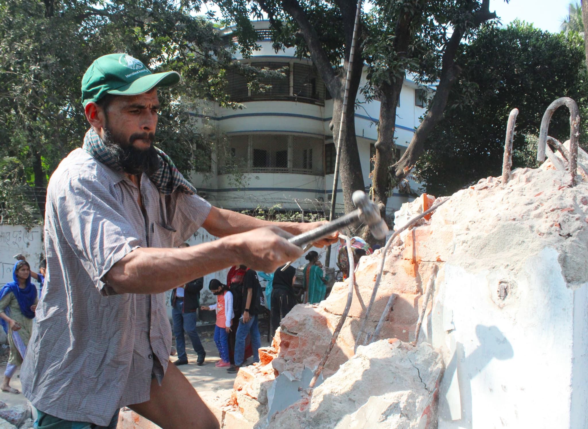 ৩২ নম্বরের বর্তমান অবস্থা, দেখুন ছবিতে