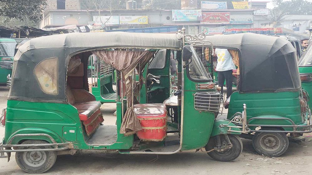 মিটারের বেশি ভাড়া নিলে সিএনজি চালককে জরিমানা