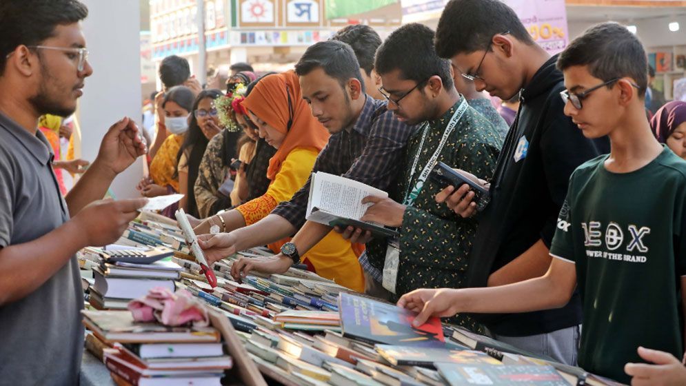 কবিতার বই বেশি, চাহিদার শীর্ষে গল্প-উপন্যাস