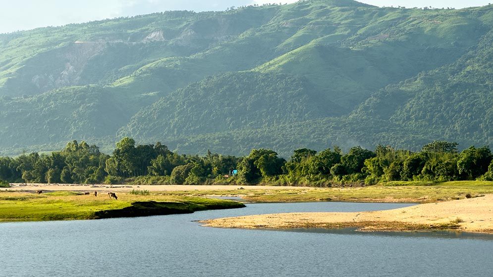 প্রকৃতির অপরূপ লীলাভূমি তাহিরপুর