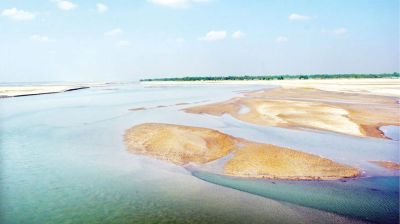 পানি ছাড়ছে না ভারত, তিস্তার বুকে বিস্তীর্ণ চর