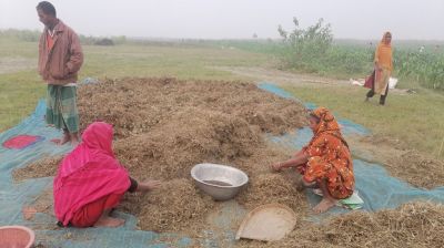 ফুলিয়ে ফাঁপিয়ে দেখানো হয় গরিবের কর্মসূচি