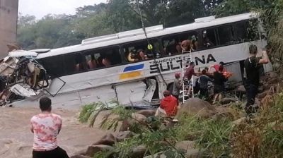 বাস-ট্রাকের সংঘর্ষে ব্রাজিলে বিশ্ববিদ্যালয়ের ১২ শিক্ষার্থী নিহত