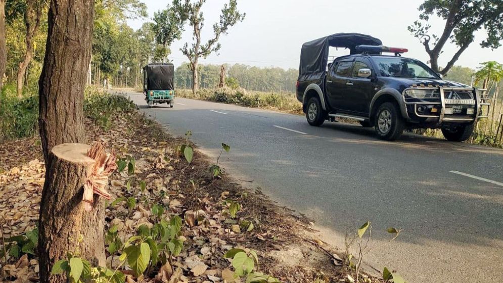 ঘাটাইলে শিক্ষা সফরের ৪ বাসে ডাকাতি, ৩ শিক্ষার্থীকে শ্লীলতাহানির অভিযোগ