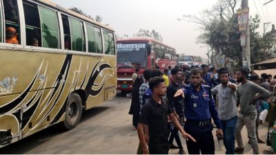 বকেয়া বেতনের দাবিতে চান্দিনায় শ্রমিকদের মহাসড়ক অবরোধ