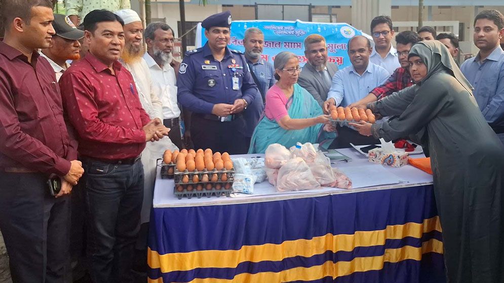 আমরা দ্রব্যমূল্য নিয়ন্ত্রণে আনার চেষ্টা করছি: মৎস্য উপদেষ্টা