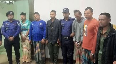 বাসে ডাকাতির ছয়জন গ্রেফতার