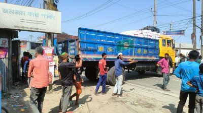 জামালপুরে বাস চলাচল বন্ধ করে দিয়েছে মালিক সমিতি