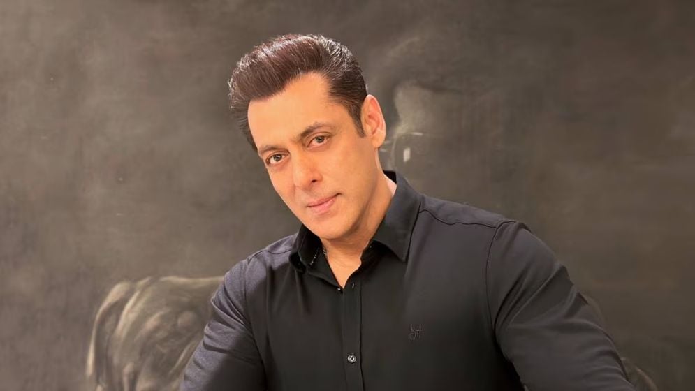 সালমানের সঙ্গে রাশিয়ান নারীর সখ্য, নেপথ্যে যা জানা গেল