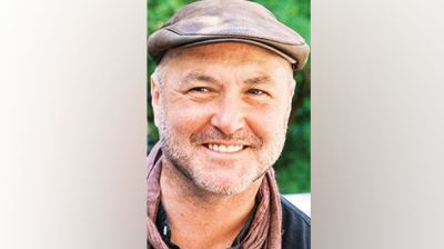 এখন কাজ করতে হয় এক ধরনের বেপরোয়া অভ্যন্তরীণ তাগিদ থেকে: কলম ম্যাকক্যান