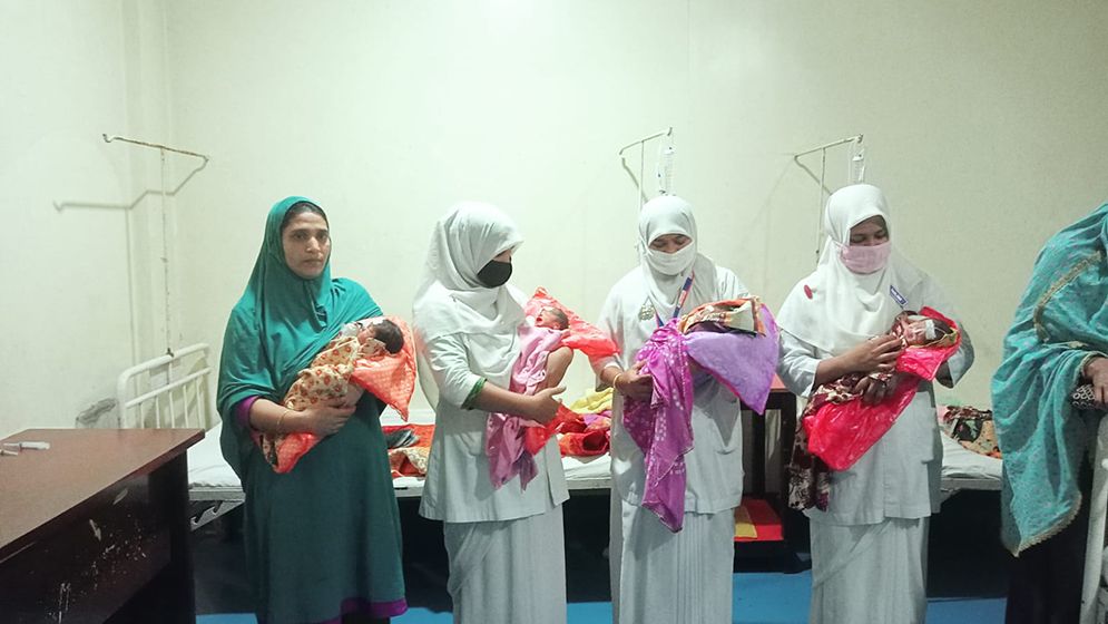 সুইটির কোলজুড়ে একসঙ্গে এলো চার সন্তান