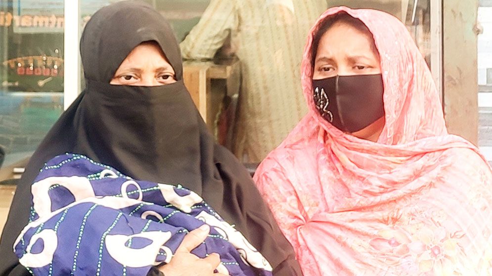 হাজীগঞ্জে চিকিৎসকের অবহেলায় নবজাতকের মৃত্যুর অভিযোগ