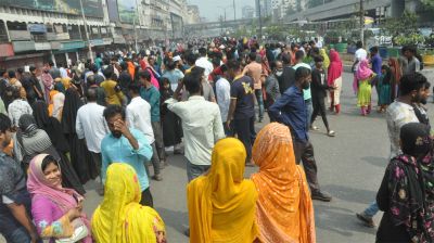 ৭ ঘণ্টা পর বনানীর সড়ক ছাড়লেন পোশাকশ্রমিকরা