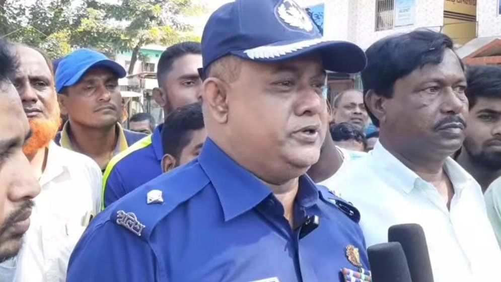 মুয়াজ্জিনসহ ২ জামায়াত কর্মীকে নিজেই গুলি করেন ওসি নজরুল