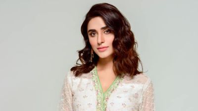 পাকিস্তানি মডেলকে বাংলা সিনেমায় নেওয়ার কারণ জানালেন পরিচালক