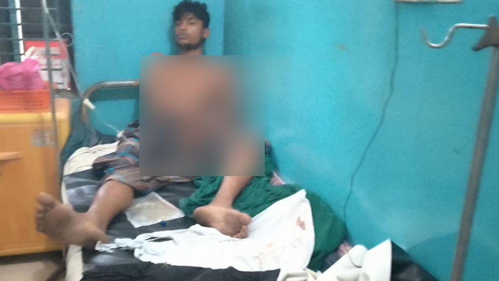 গ্রামপুলিশের স্ত্রীকে ধর্ষণচেষ্টা, কসাইয়ের অঙ্গ কর্তন