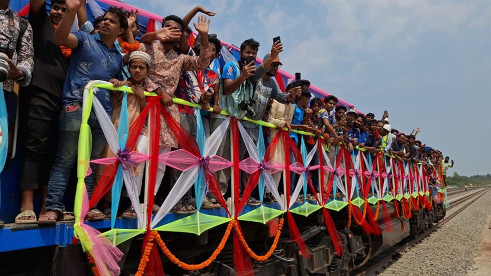 দেশের বৃহত্তম রেলসেতুর উদ্বোধন, ১২০ কিমি গতিতে চলল ট্রেন