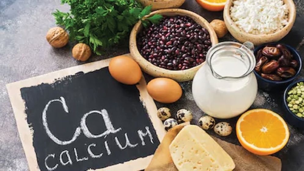 ক্যালসিয়ামের ঘাটতি পূরণে খাবেন যেসব ফল