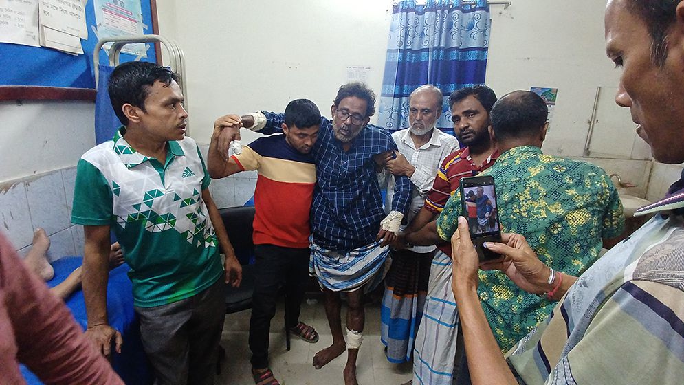 বিএনপির দুই গ্রুপের সংঘর্ষে আহত ১৫