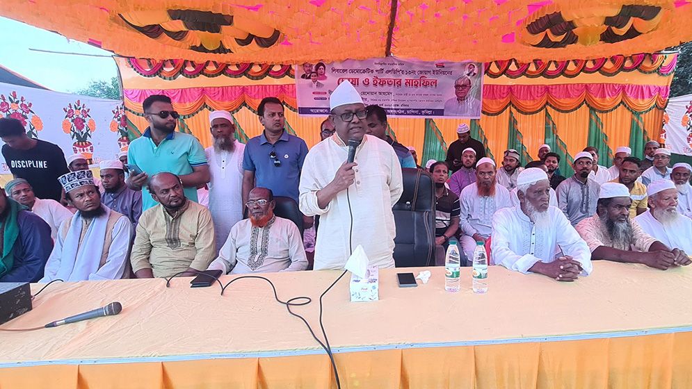 ‘স্বৈরাচার হাসিনার হাত থেকে সেনাবাহিনী এ দেশকে রক্ষা করেছে’