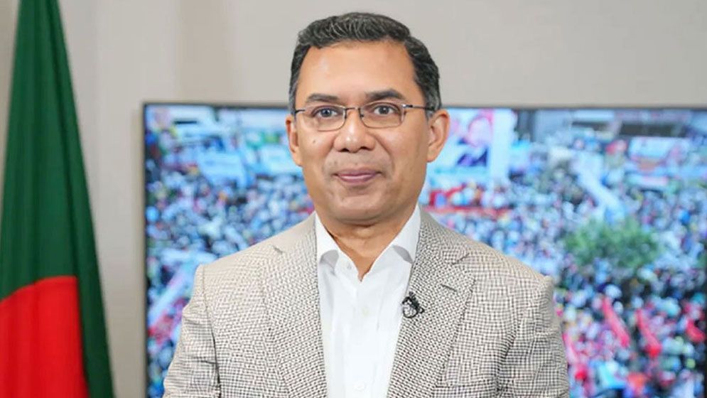 সেনাবাহিনীকে জনগণের মুখোমুখি করা হচ্ছে
