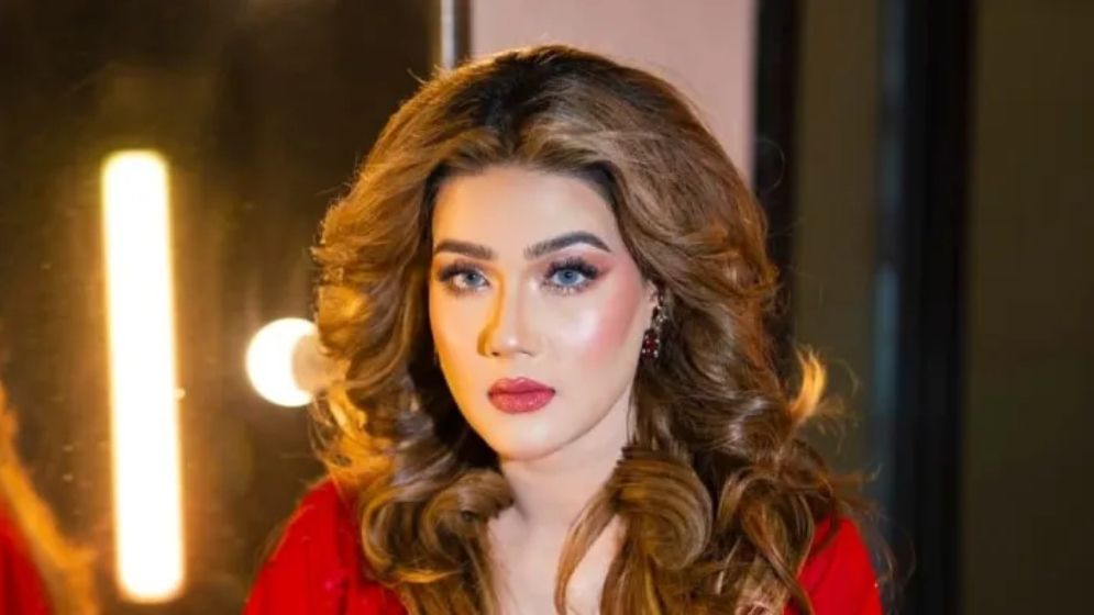 নতুন করে কার সঙ্গে সংসার গোছানোর ইঙ্গিত মাহিয়া মাহির