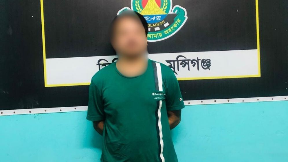 শিক্ষার্থী নিহতের ঘটনায় সাভার পৌর আওয়ামী লীগের সহ-সভাপতি গ্রেফতার