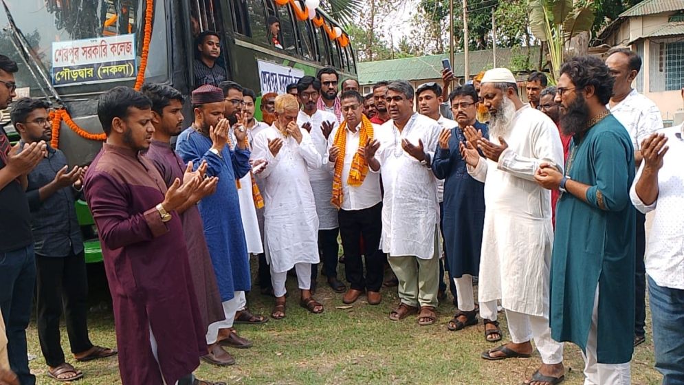 নববর্ষে শিক্ষার্থীদের জন্য বাস সার্ভিস চালু