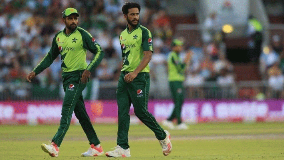 বাবর আজমকে নিয়ে সমালোচনা, পাশে দাঁড়ালেন হাসান আলি