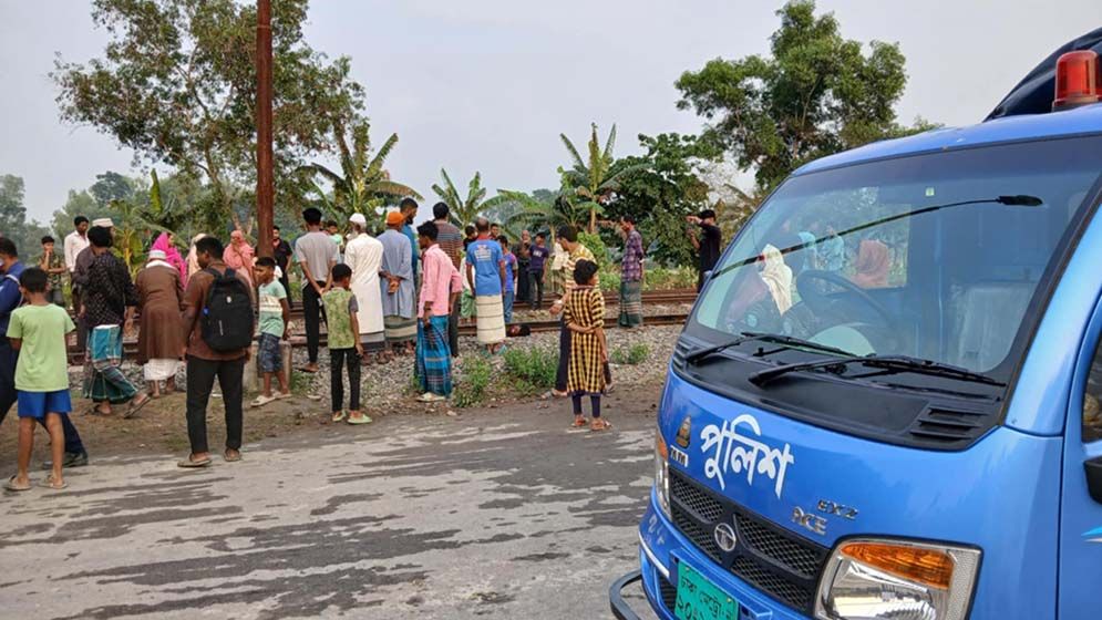 প্ল্যাটফর্মে বসে ইনজেকশনে মাদক সেবন, ট্রেন আসতেই যুবকের ঝাঁপ