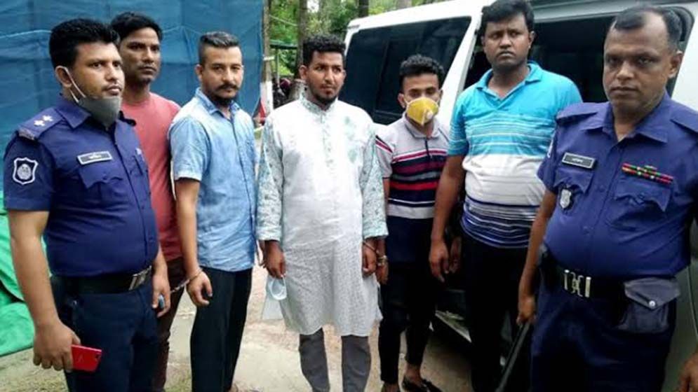সাবেক মন্ত্রীপুত্রের পিএস ডন হীরা গ্রেফতার