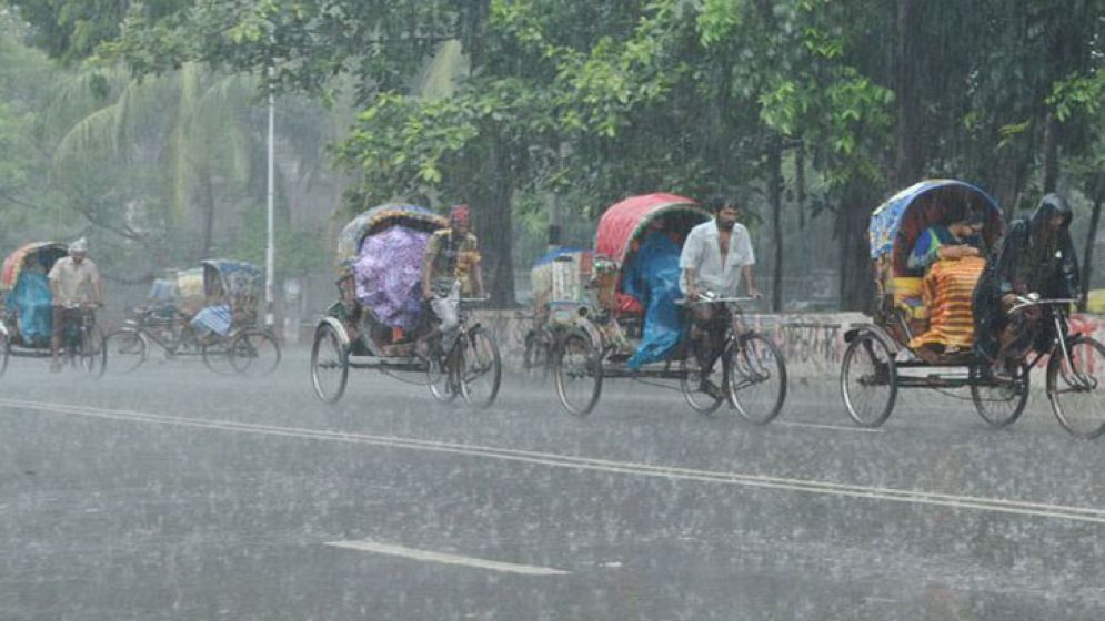 তীব্র গরমের পর স্বস্তির বৃষ্টি